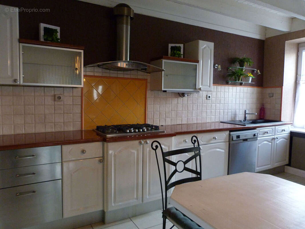 Maison à MONTIGNE-LE-BRILLANT