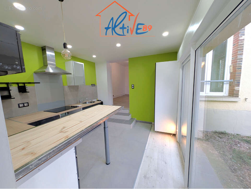 Maison à FLEURY-LA-VALLEE