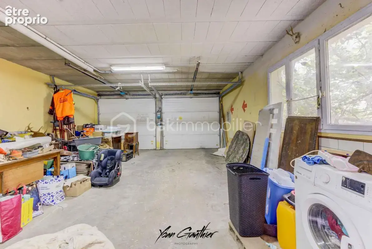 Maison ancienne pleine de potentiel avec garage double et studio aménagé - photo 16