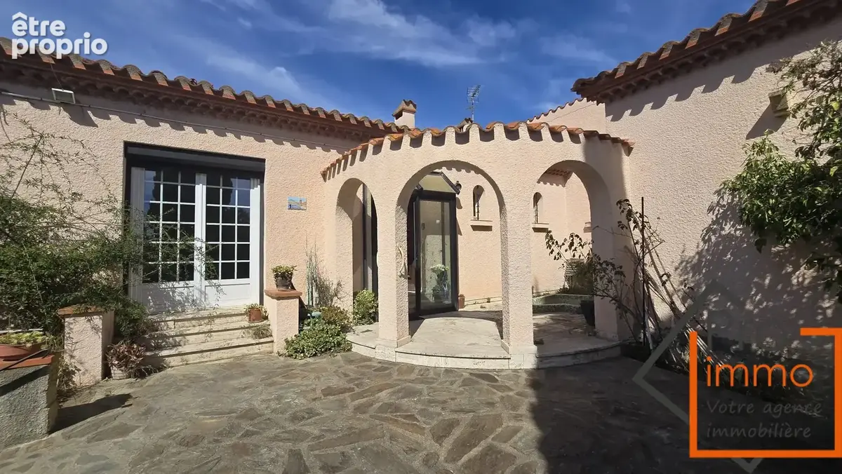 Villa à rénover avec un grand garage - photo 2