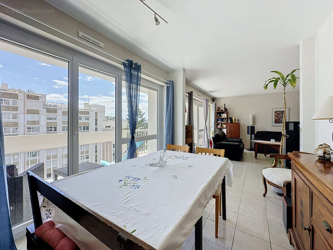 Appartement à TASSIN-LA-DEMI-LUNE