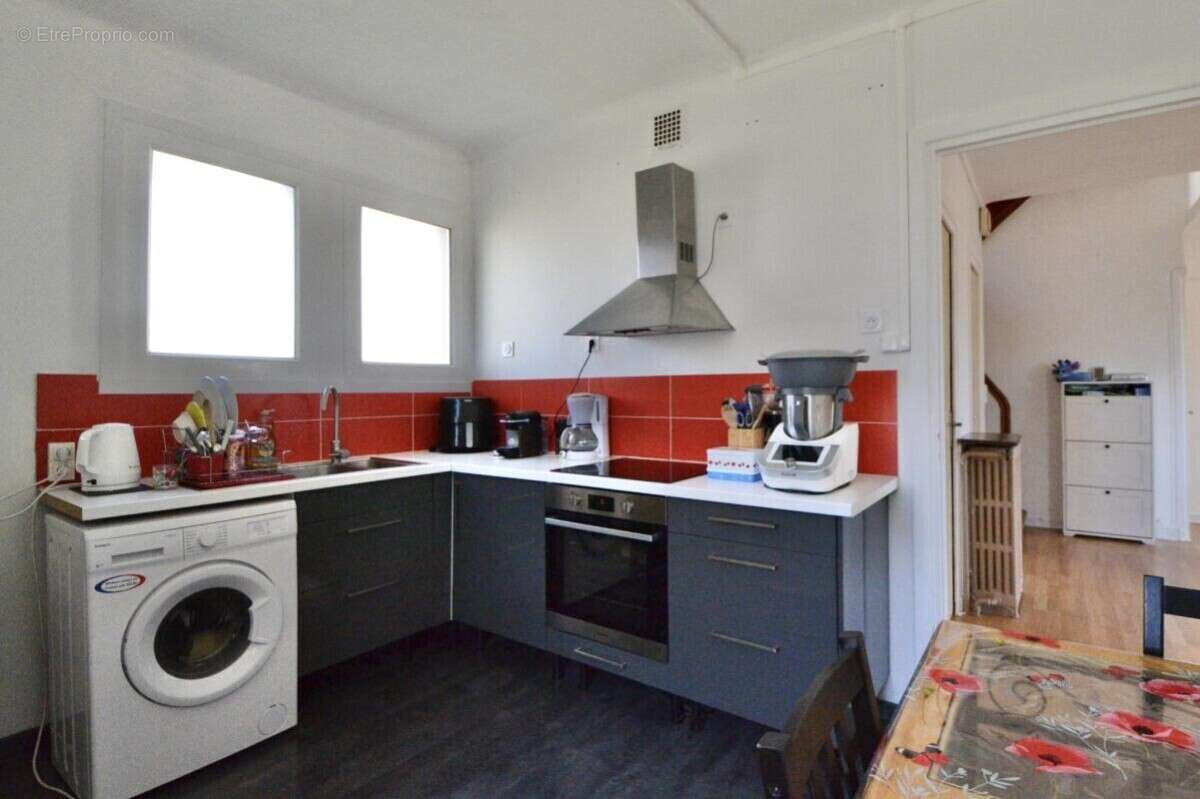 Maison à LA CLAYETTE