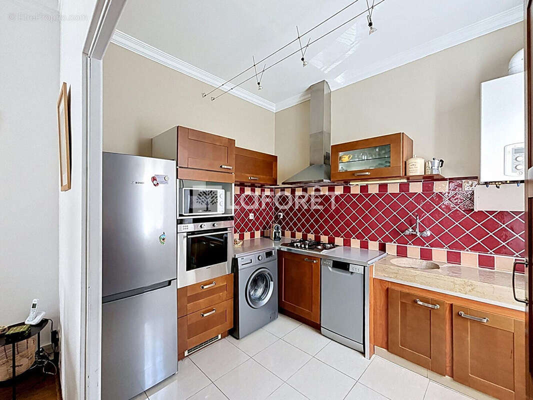 Appartement à MARSEILLE-7E