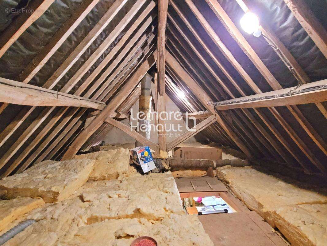 Maison à TREMBLAY-LES-VILLAGES