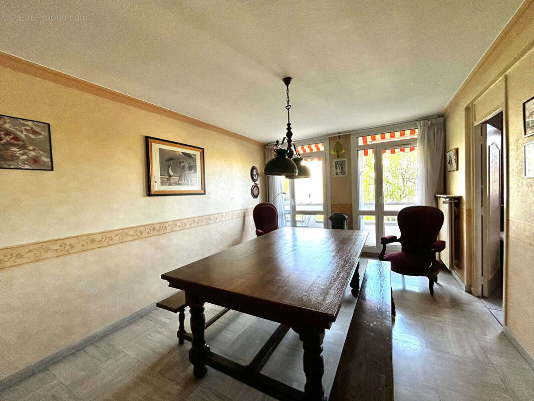 Appartement à SAINT-ETIENNE