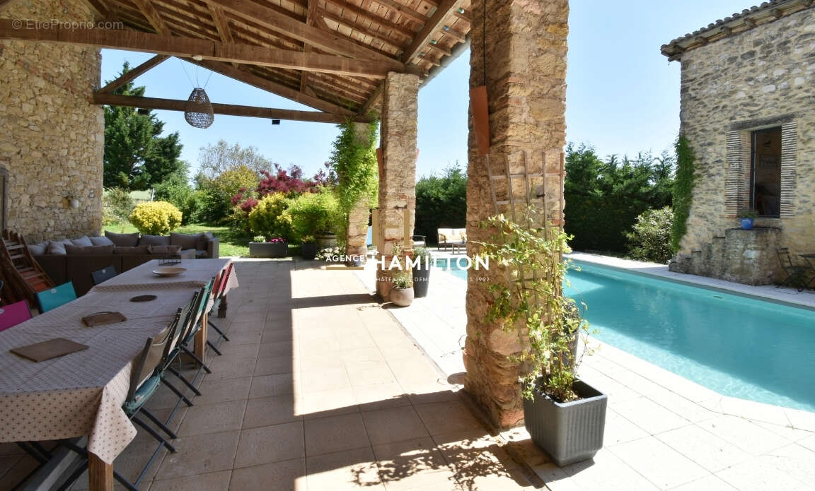 Propriete de campagne avec pigeonnier renove, piscine + poolhouse et dependances - photo 14