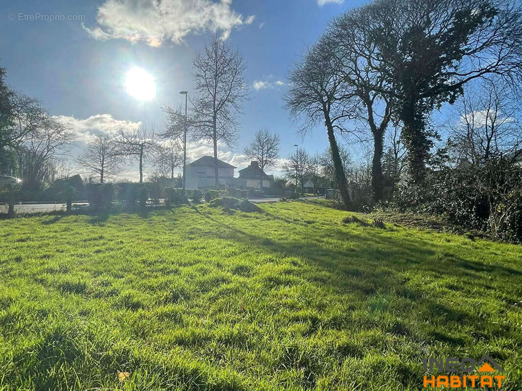 Terrain à SAINT-GONDRAN