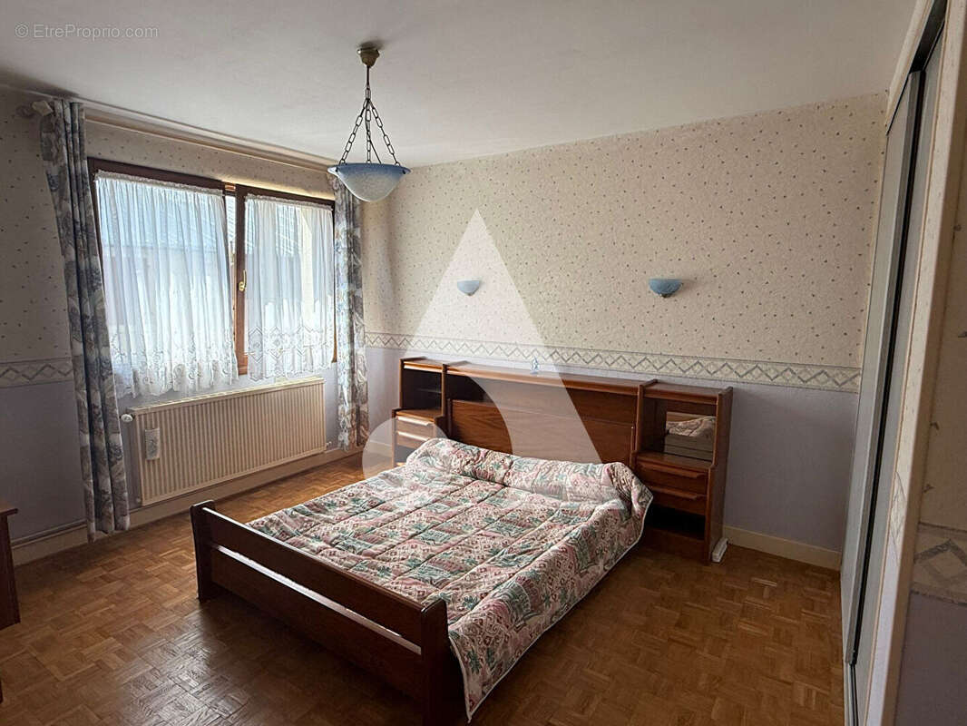 Maison à LES HAUTS-DE-CHEE