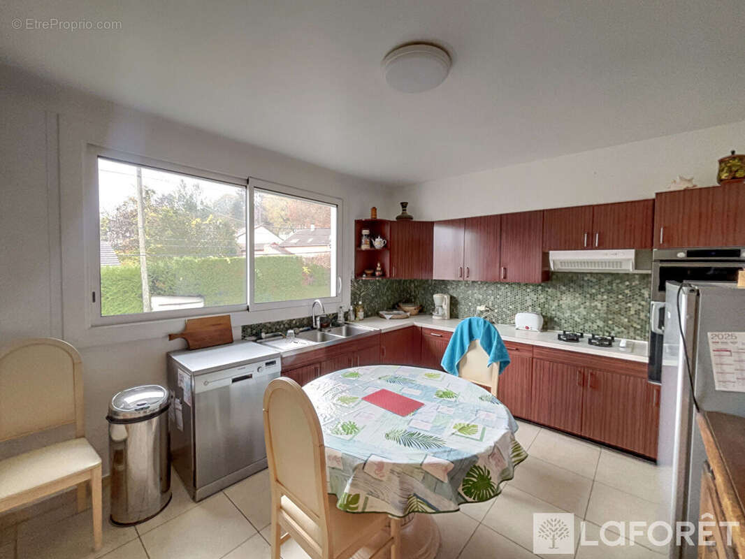 Maison à BURES-SUR-YVETTE