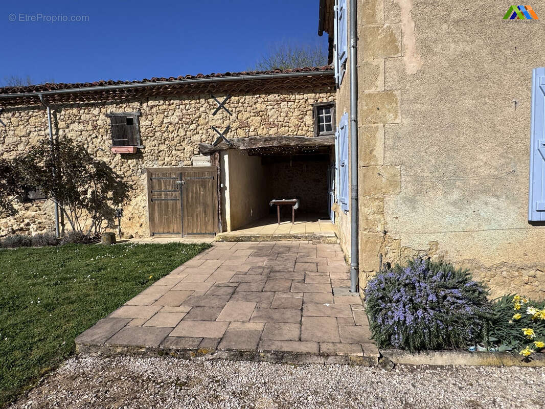 Maison 205 m² à Seissan  - photo 8