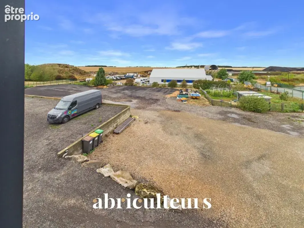 Ensemble Immobilier Rare & Polyvalent : 360 m² de Local Pro + 460 m² d'Habitation sur Terrain de + 6 000 m² en vente à TREMBLAY  - photo 18
