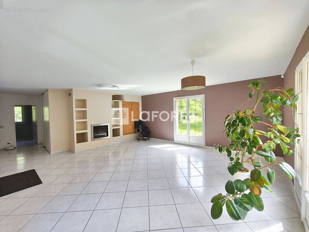Maison à REYNES