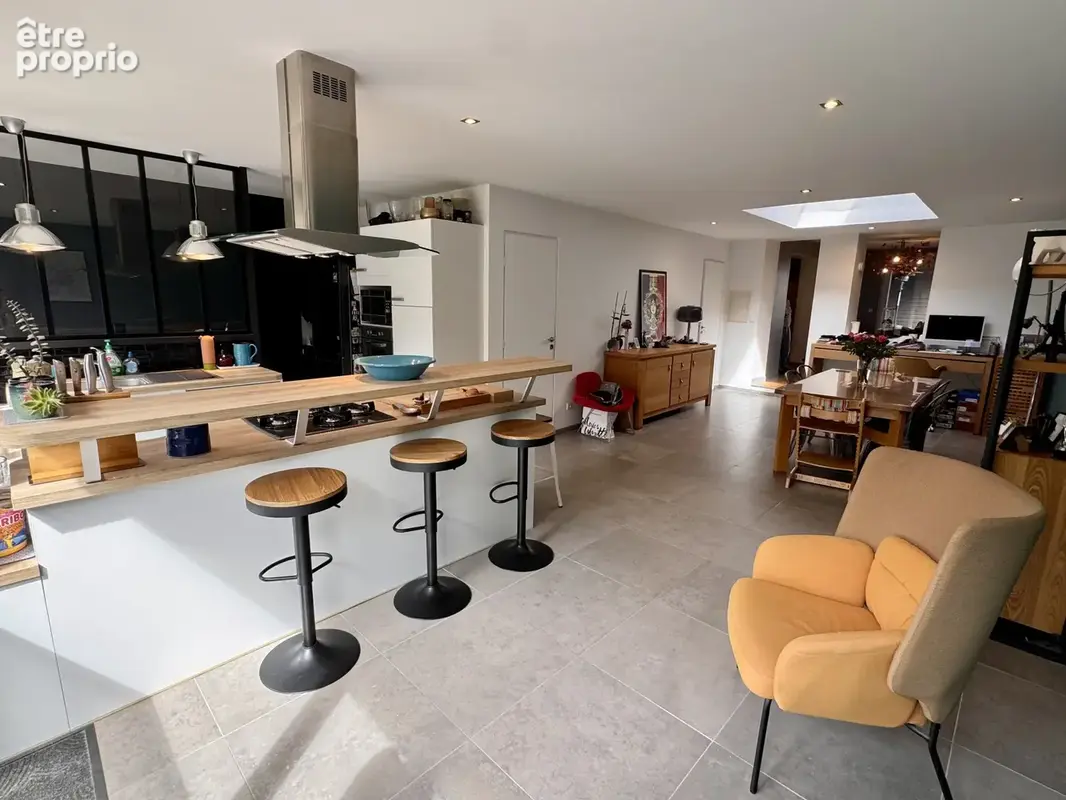 SALOUEL - Maison 4 chbs - 150m2 - photo 2