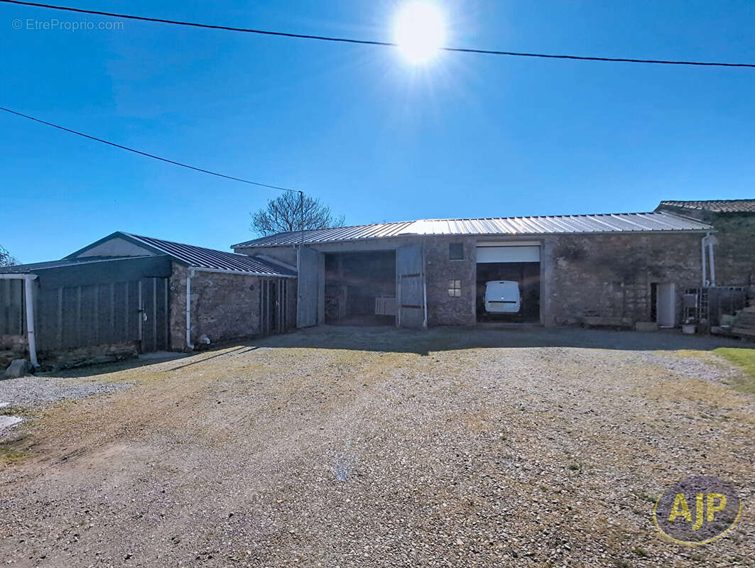 Maison à VIEILLEVIGNE