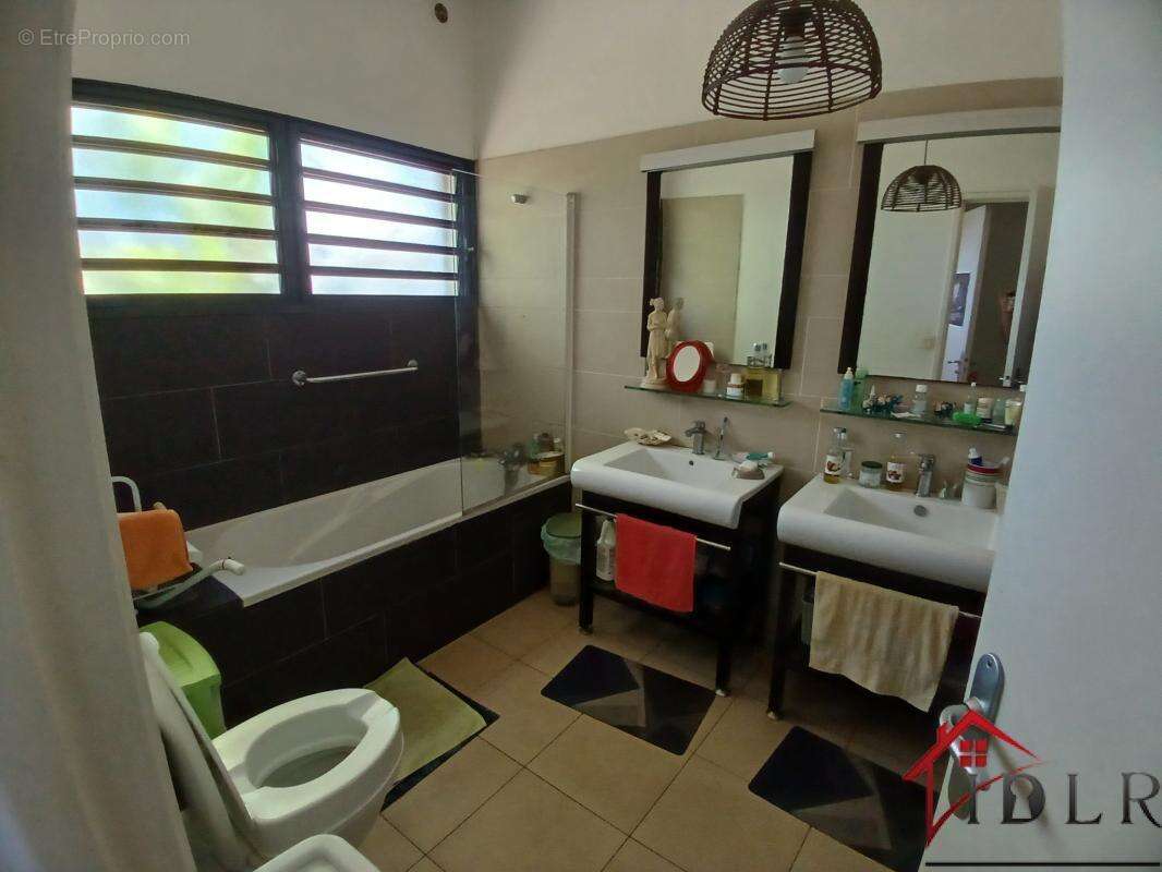 A vendre Charmante villa F4/5 de 133 m2 sur terrain arboré d - photo 10