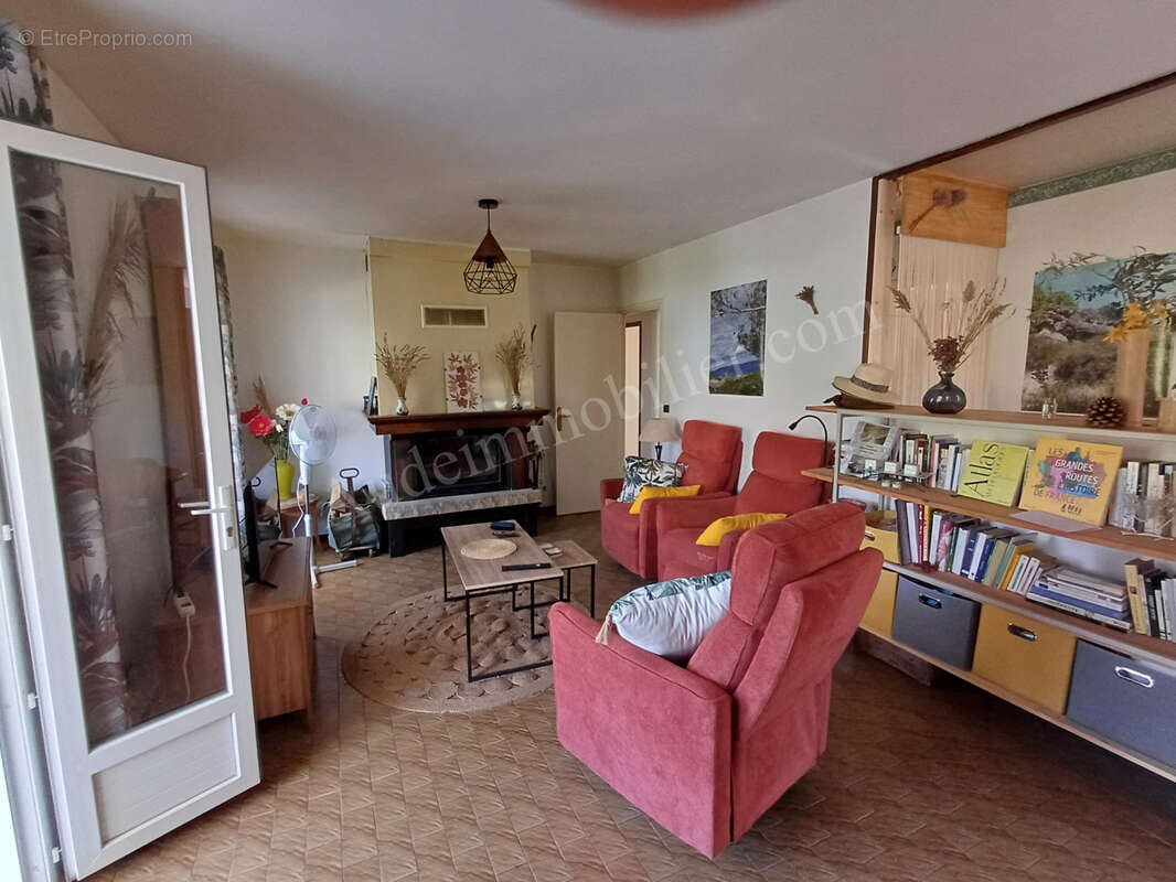 maison de plain-pied avec jardin et garage - photo 4