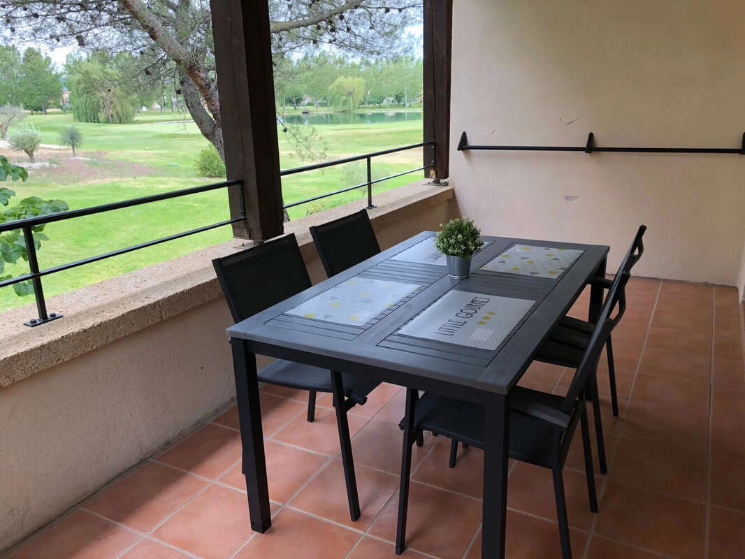 Yan Spehner agent immobilier golf pont royal mallemort provence exp france holidays, piscine terrasse - Appartement à MALLEMORT