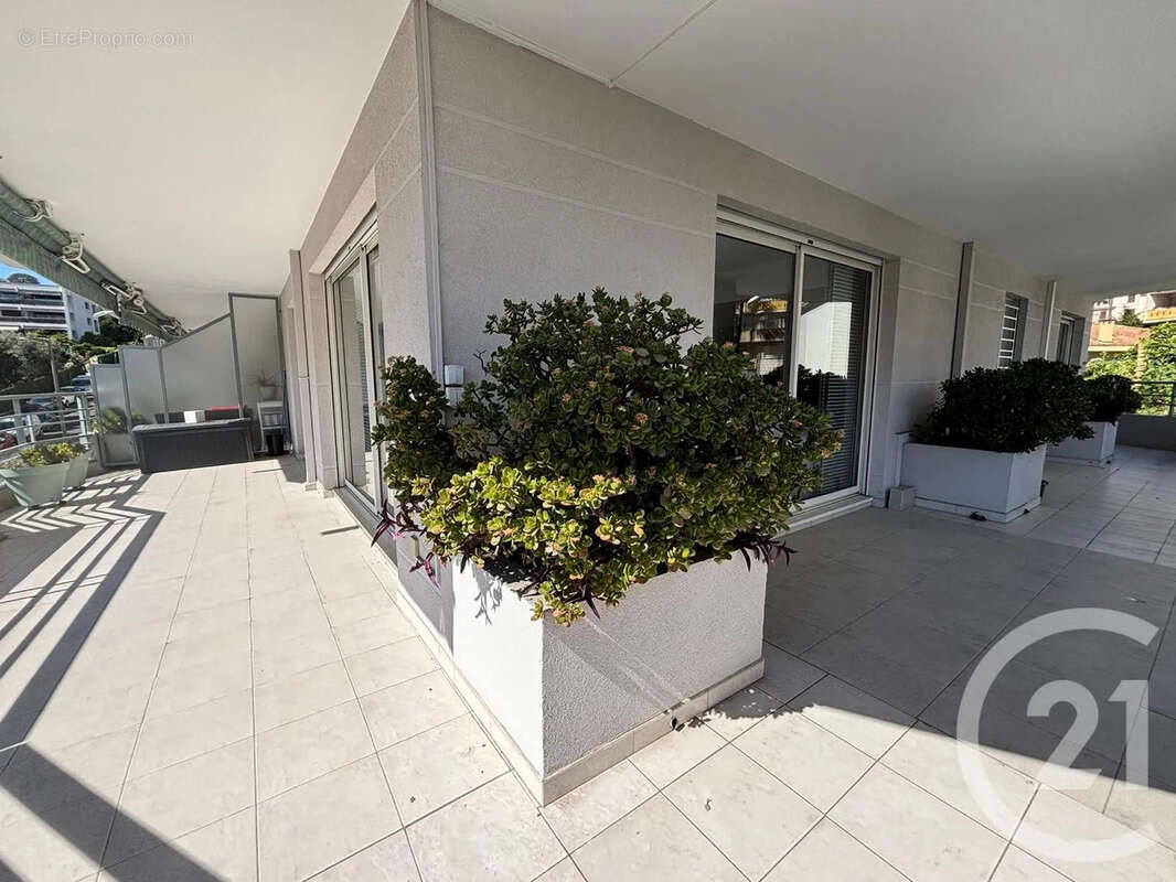 Appartement à LE CANNET