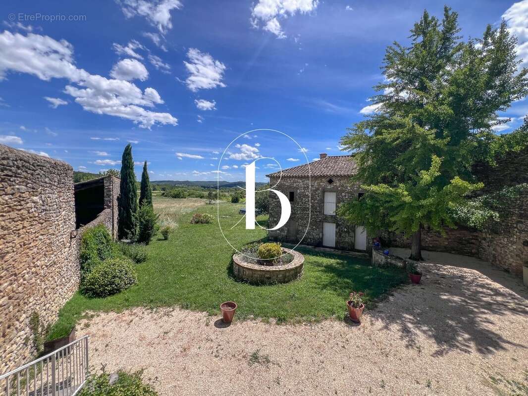 Maison 185 m² à Goudargues  - photo 4