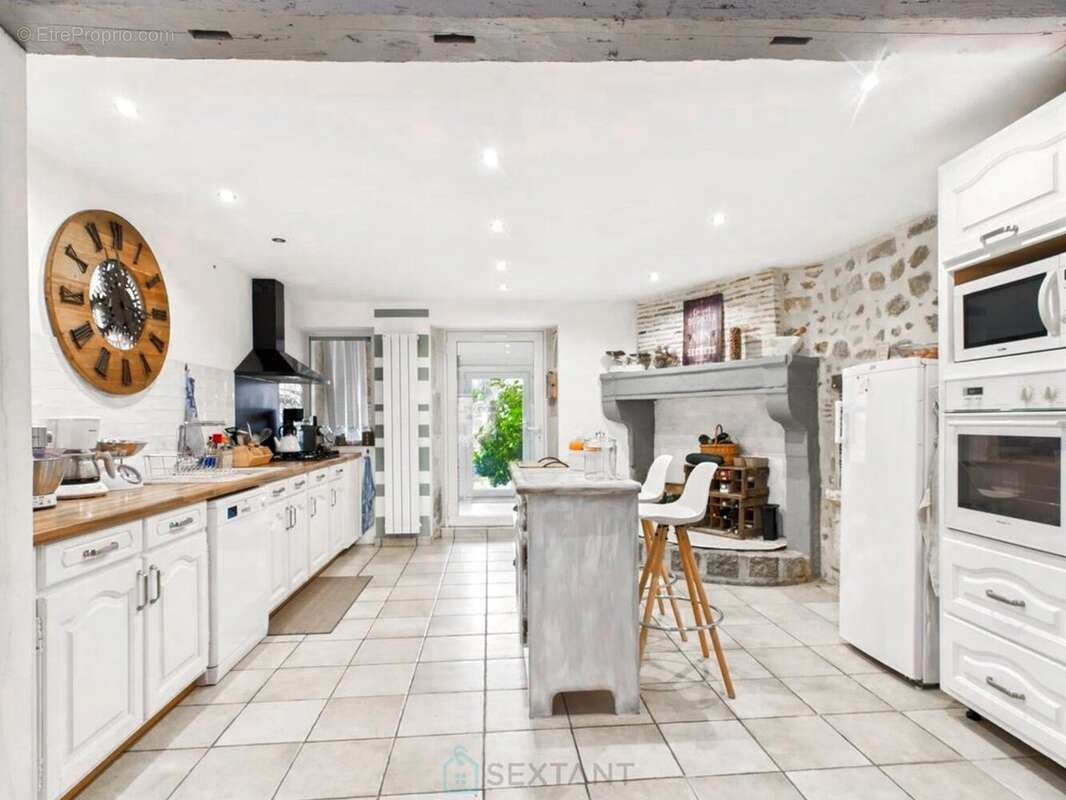 Maison à PIEGUT-PLUVIERS