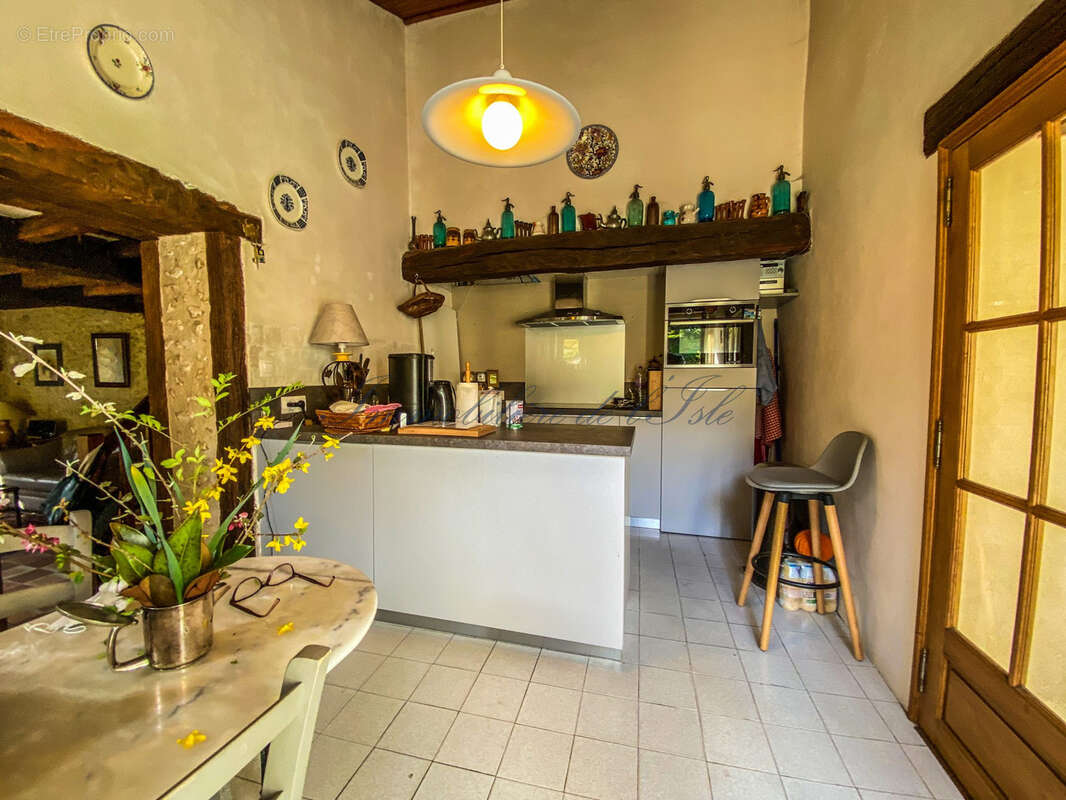 Maison à NEUVIC