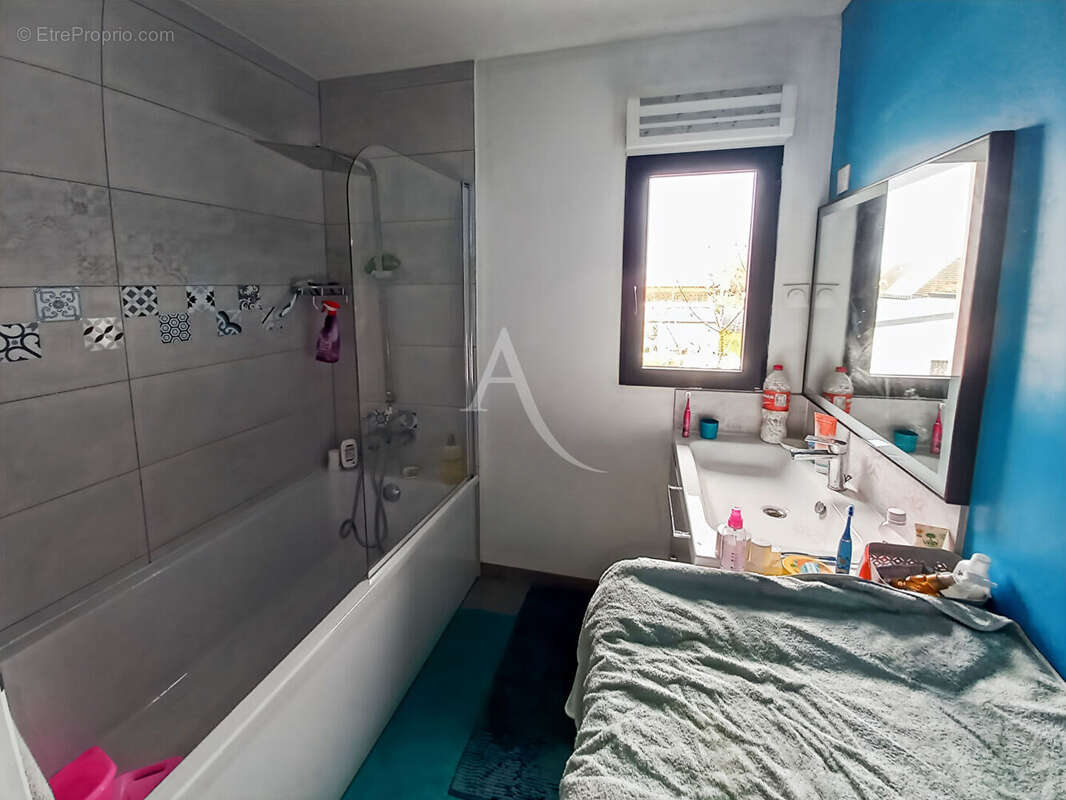 Maison à SAINT-ETIENNE-DU-ROUVRAY