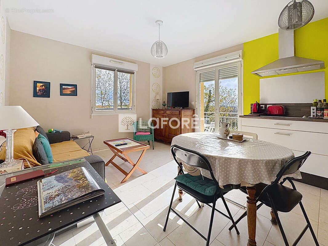 Appartement à ARS-SUR-FORMANS