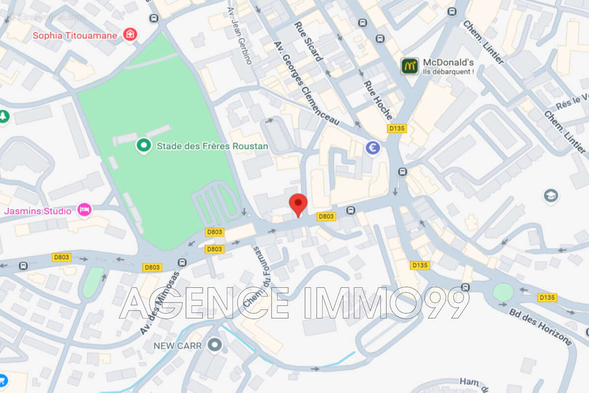 Parking à VALLAURIS