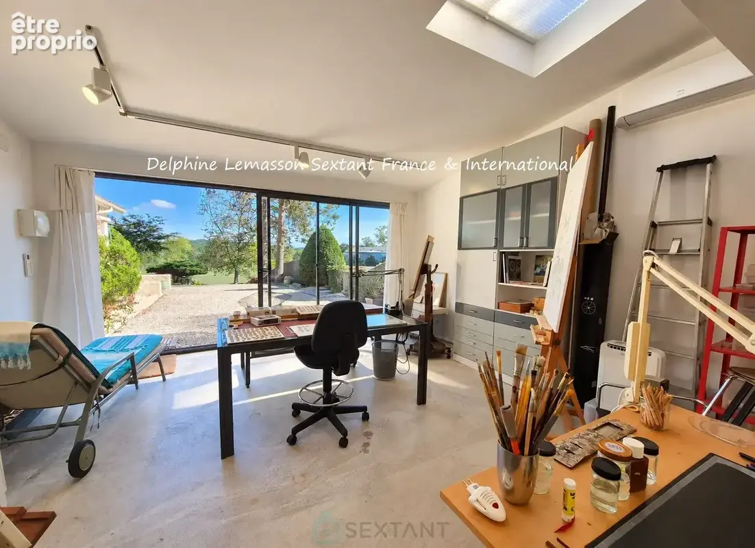 Maison de plain-pied avec Vue panoramique, jardin paysager et Atelier independant - photo 7