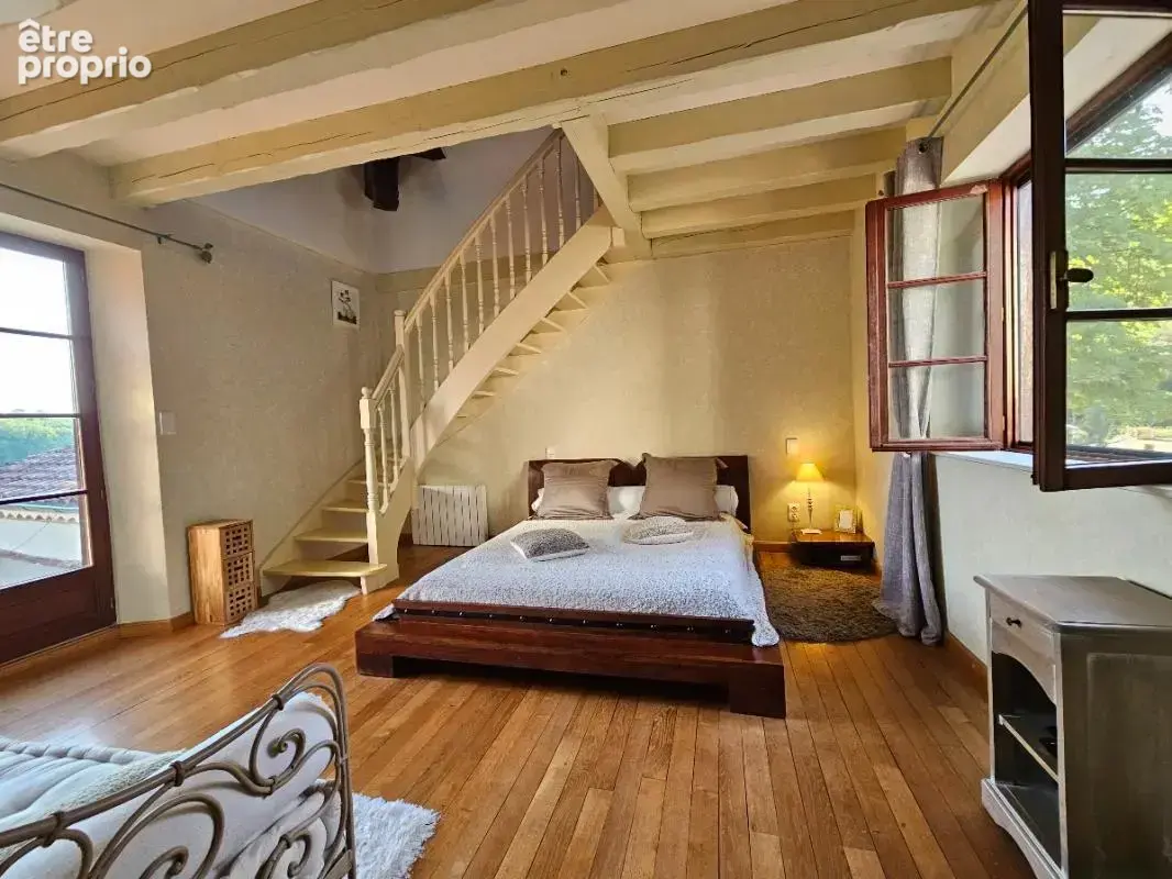 Laroque-Timbaut : Havre de Paix et d'Histoire : Domaine en Pierre du XVIIIe Siècle : Maison de Caractère 310 m² habitables +  dé - photo 10