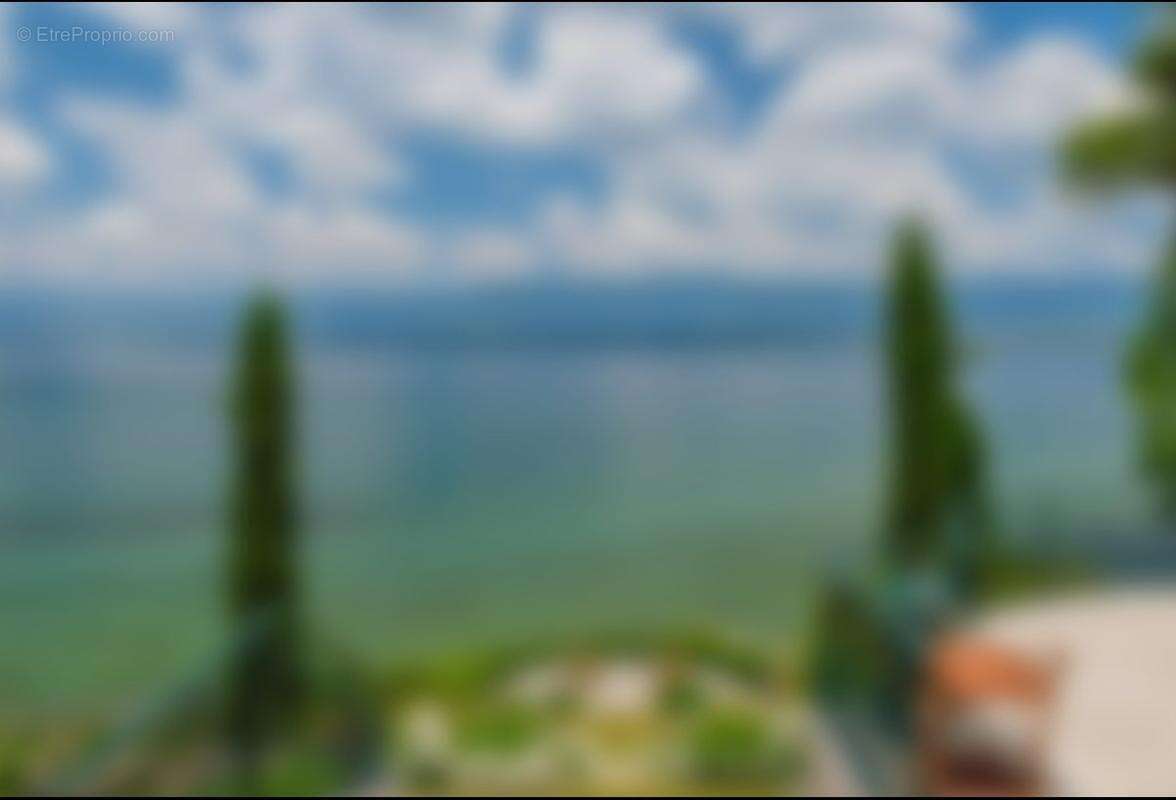 Maison à CHENS-SUR-LEMAN