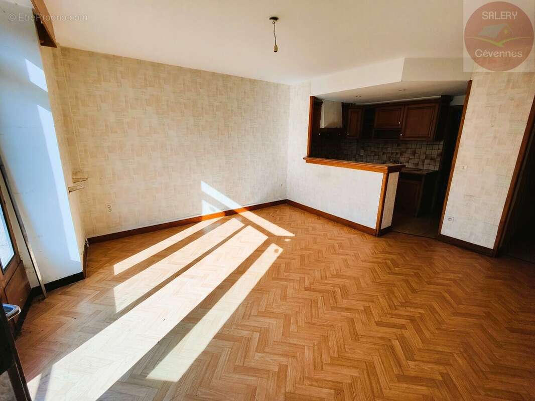 Maison à LE PONT-DE-MONTVERT