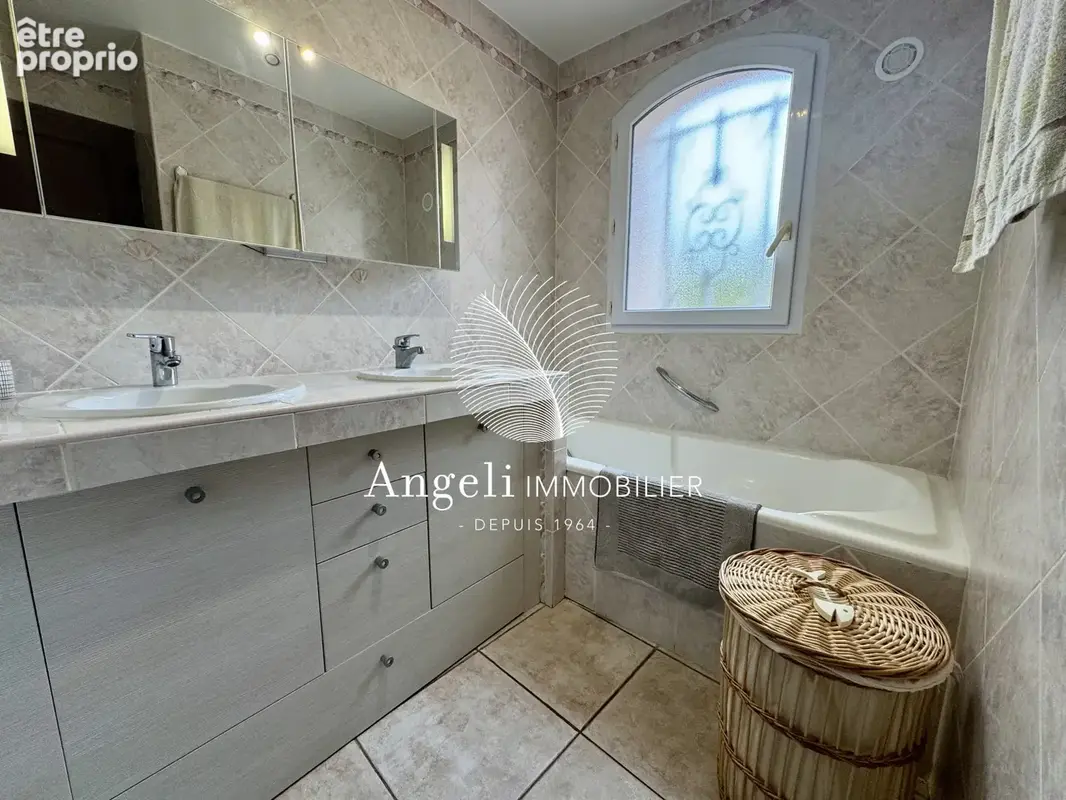 Saint-aygulf : villa de plain pied a 300m du centre ville - photo 14