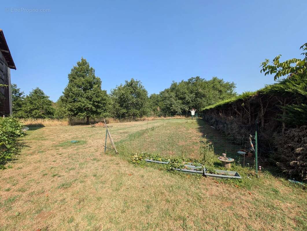 Grande maison à la campagne avec dépendance - photo 15