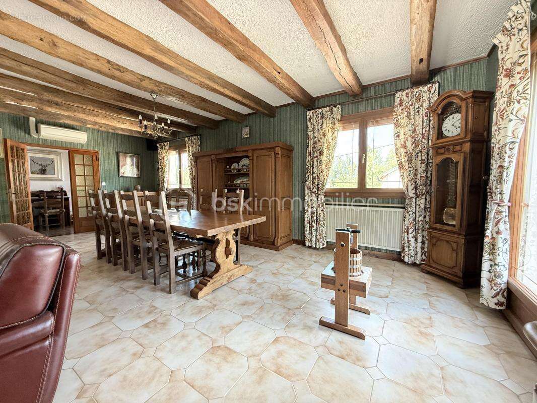 Maison à LAMARCHE-SUR-SAONE