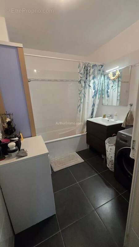 Appartement à VILLENEUVE-LOUBET