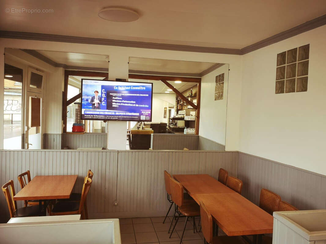 Commerce à SARTROUVILLE