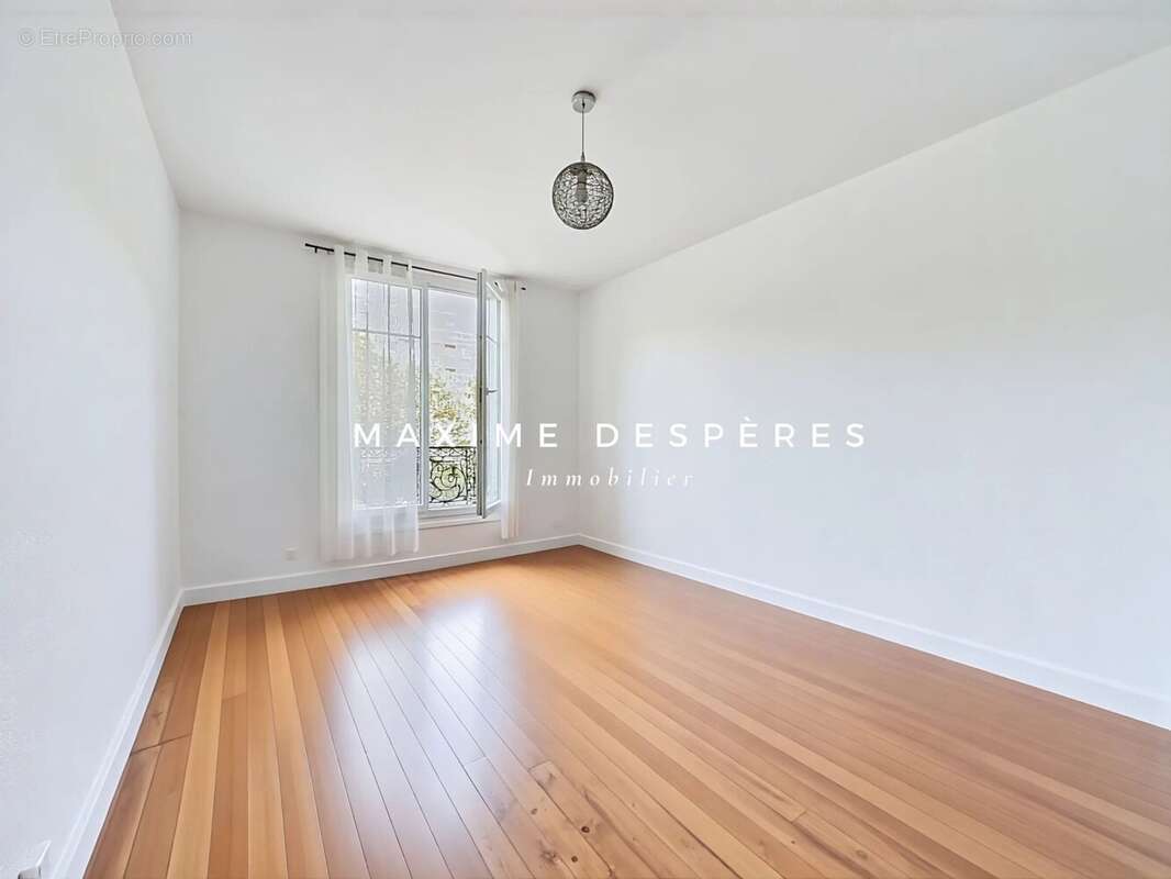Appartement à NEUILLY-SUR-SEINE