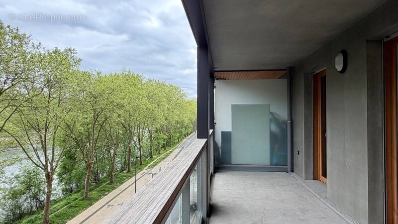 Appartement à L'ILE-SAINT-DENIS