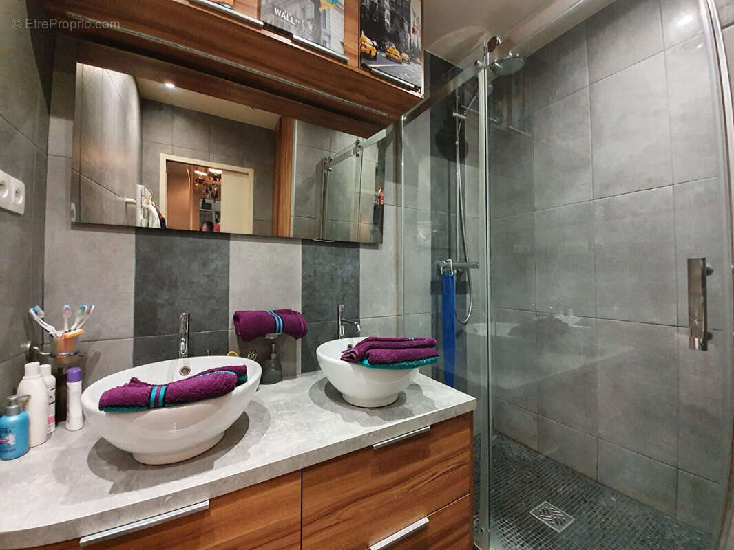 Appartement à LA GARENNE-COLOMBES