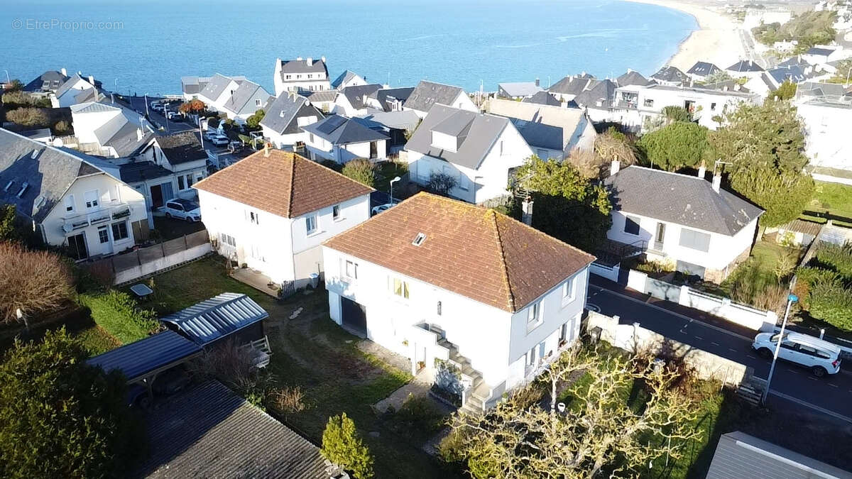 Maison à DONVILLE-LES-BAINS