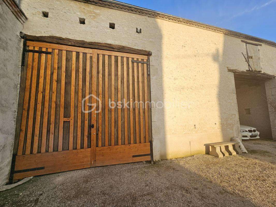 Maison avec grange et terrain constructible - photo 9