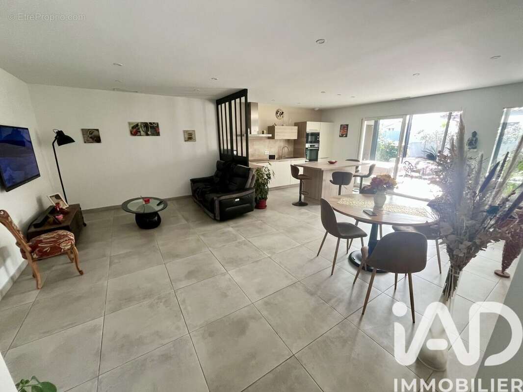 Photo 3 - Maison à PIA