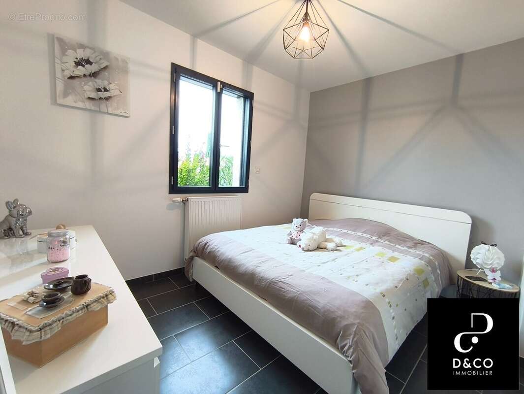 Maison à CHARNAY-LES-MACON