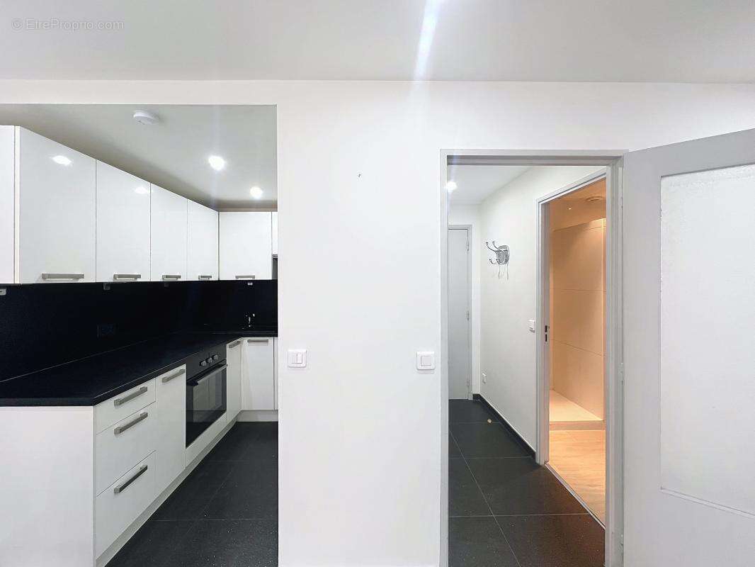 Appartement à SAINT-LAURENT-DU-VAR