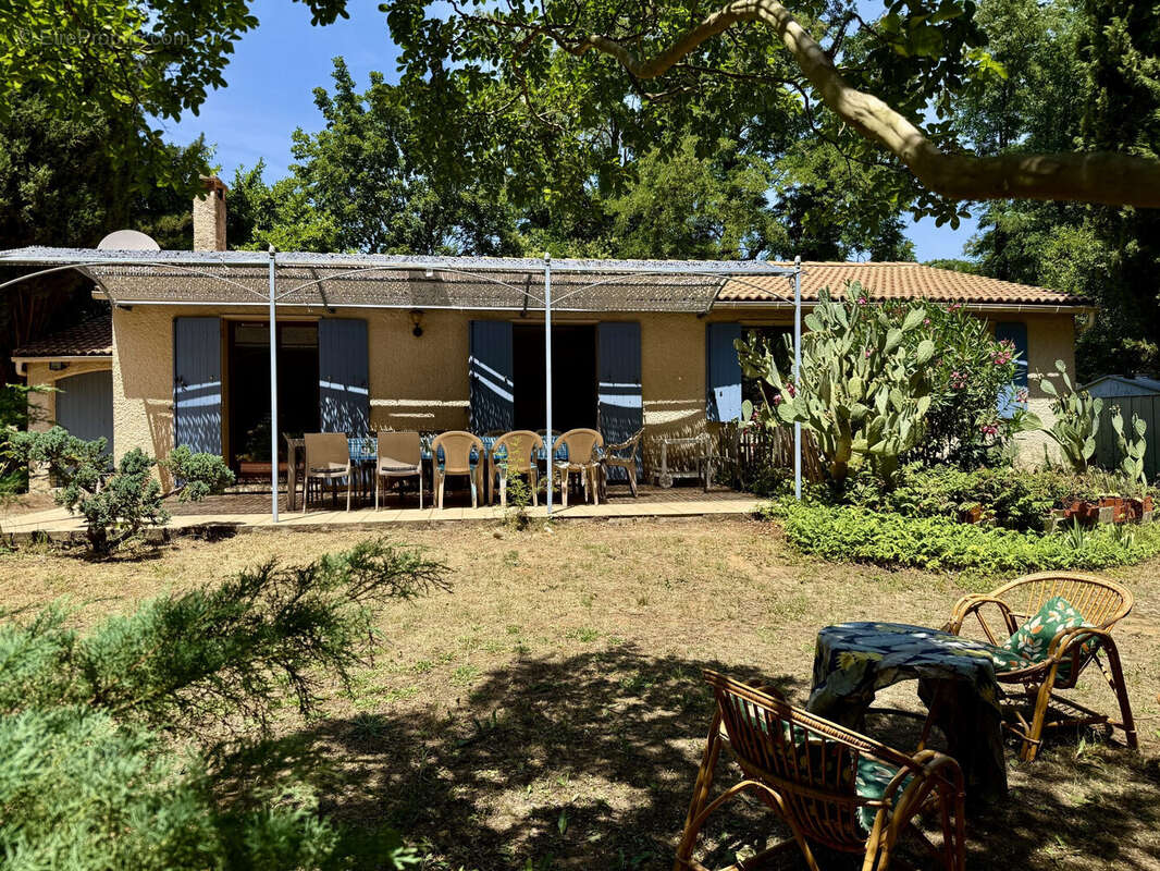 Dickjan POPPEMA de eXp France vous propose une belle villa dans un paradis - Maison à PIERREVERT