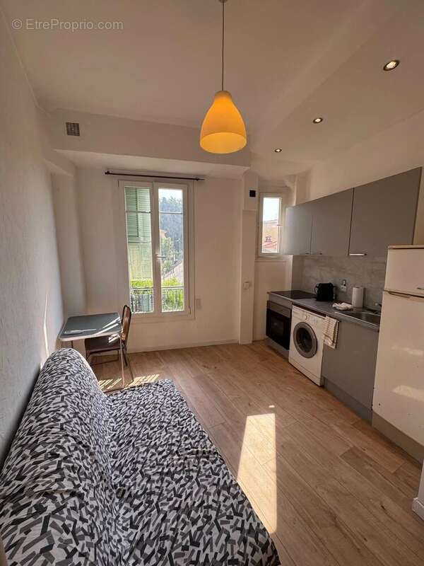 Appartement 2 pièces rénové avec soin - photo 2