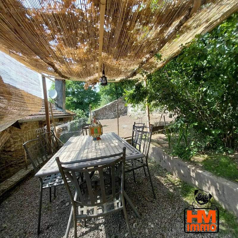 Maison à SAINT-DENIS-DES-MURS