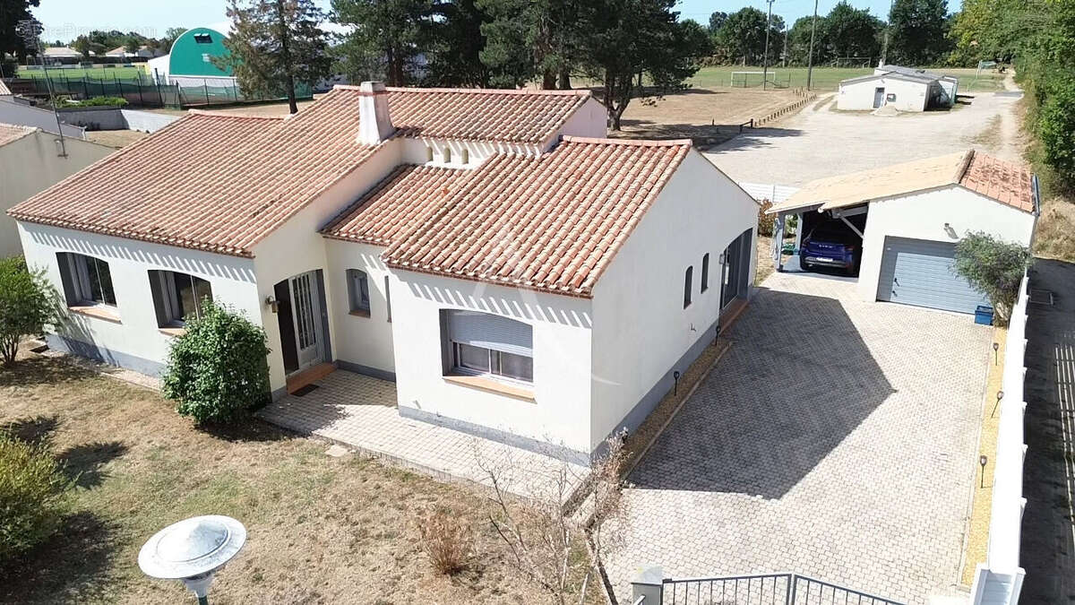 La chapelle-hermier maison familiale de 149m² avec terrain de plus de 710 m² - photo 12