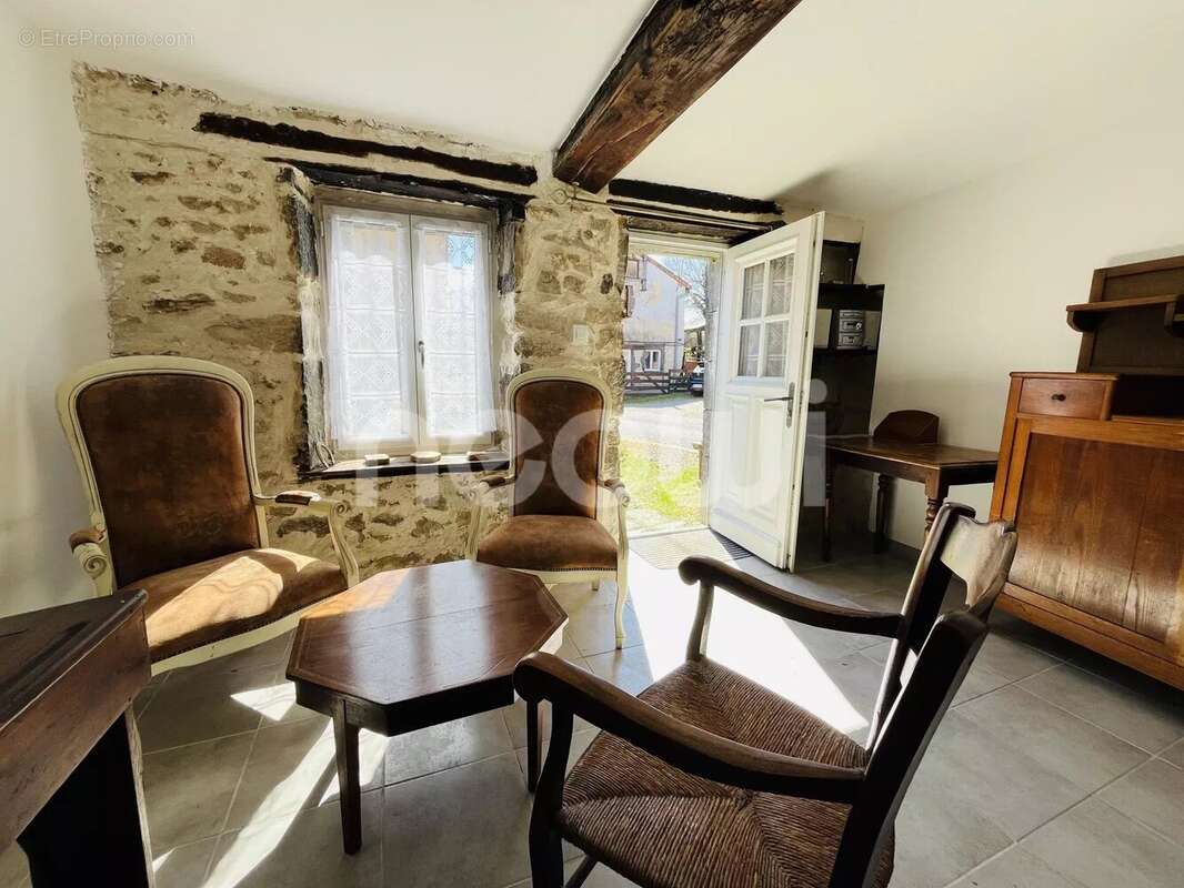 Maison à SAINT-GEORGES-DE-MONS